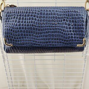 Ruge Blue Croc‑Embossed Crossbody Bag • Fold‑Over Snap Flap • 22.5″ Strap
